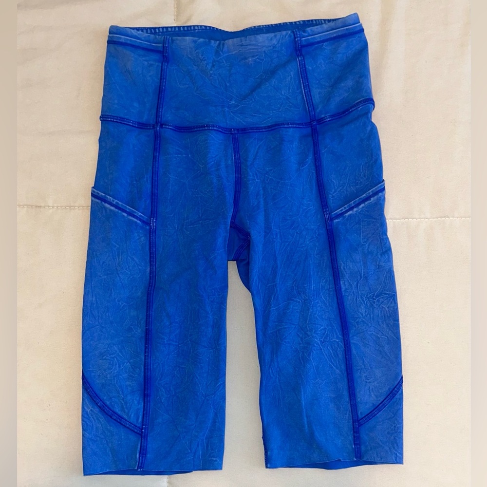 lulu lemon blue 6” shorts with pockets , perfect condition, size 2, worn once
